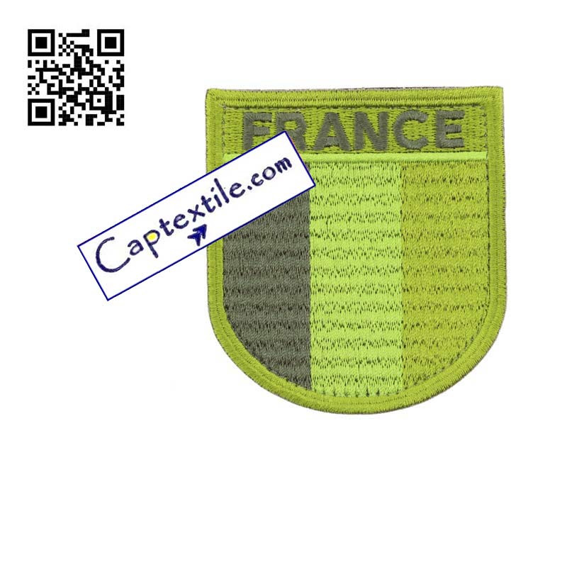 ECUSSON TRICOLORE MILITAIRE BASSE VERT VISIBILITE SUR VELCRO BRODE FRANCE